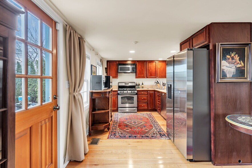 More Photos Of 137 Stockton St, Hightstown Flex For Sale