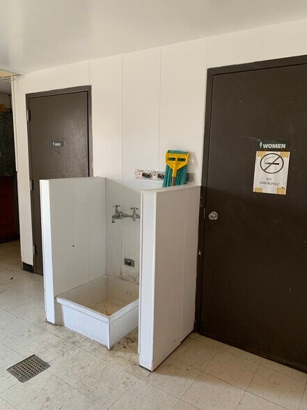 More Photos Of 2209-2211 Moody Rd, Warner Robins Coworking Space