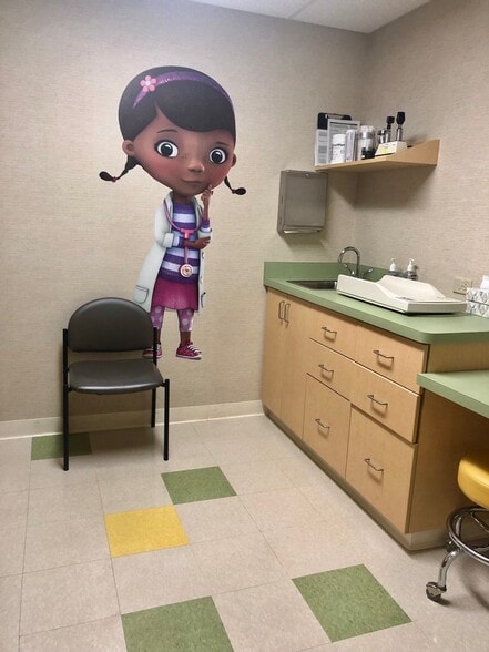 More Photos Of 520 Saybrook Rd, Middletown Medical For Lease