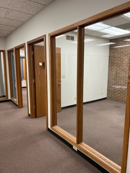 More Photos Of 4777 E State St, Rockford Medical For Lease