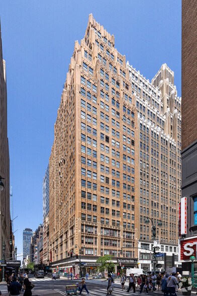 More Photos Of 505 Eighth Ave, New York Office For Lease