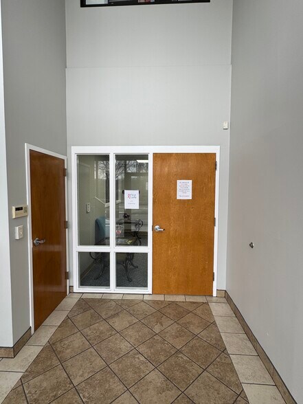 More Photos Of 6515 Clinton Hwy, Knoxville Office For Lease