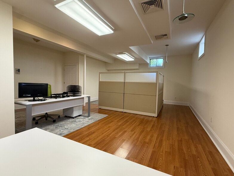 More Photos Of 46 Miller St, Fairfield Office Residential For Lease