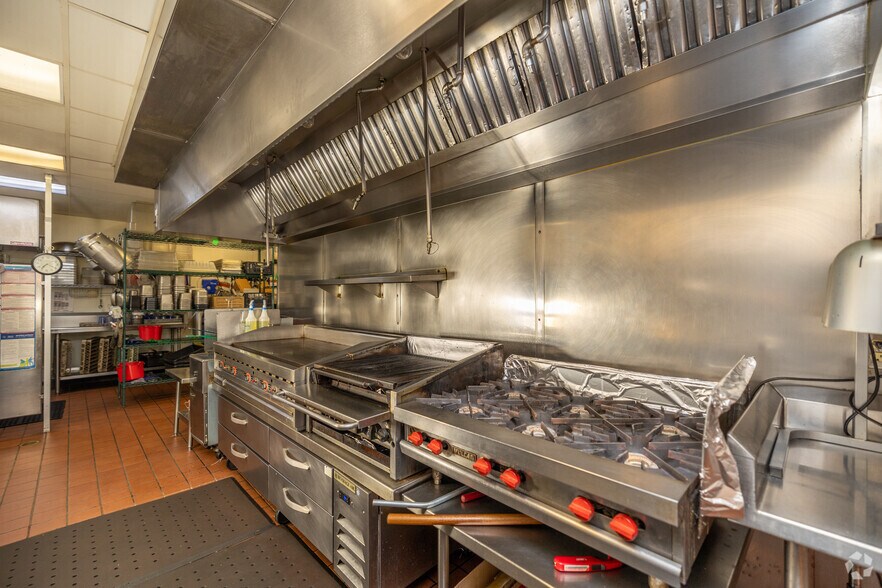 More Photos Of 1233 S Colorado Blvd, Denver Restaurant For Lease