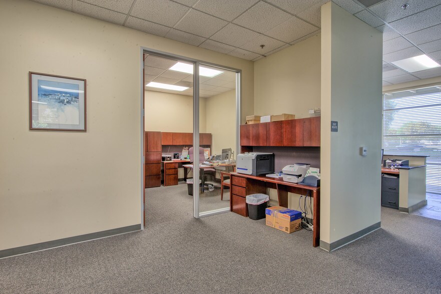 More Photos Of 11840 Pierce St, Riverside Office For Lease