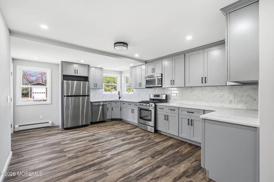 More Photos Of 75 Main St, Waretown Flex For Sale