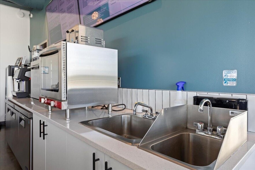 More Photos Of 4201 Rivers Edge Pky, Council Bluffs Office For Lease