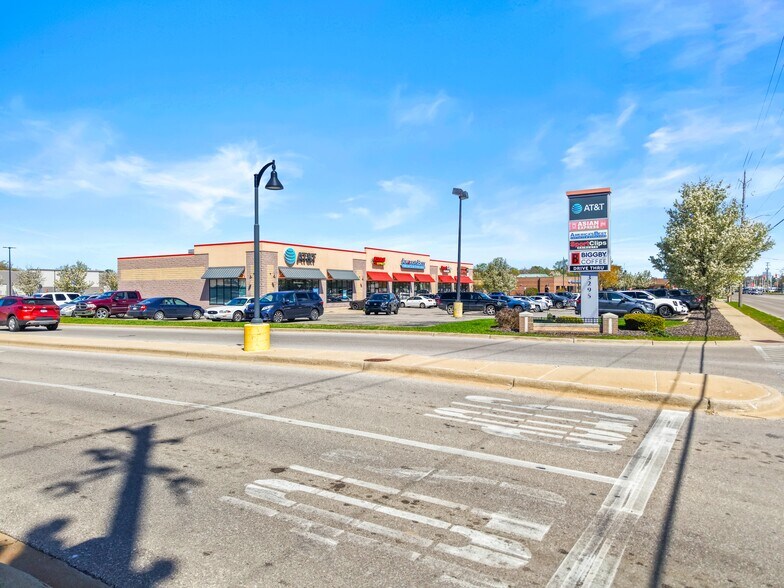 More Photos Of 3295 Henry St, Muskegon Storefront For Sale