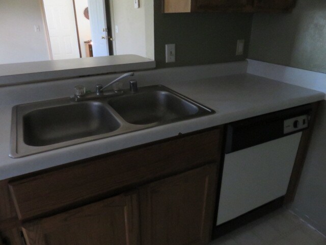 More Photos Of 18-20 E Main St, Altus Apartments For Sale