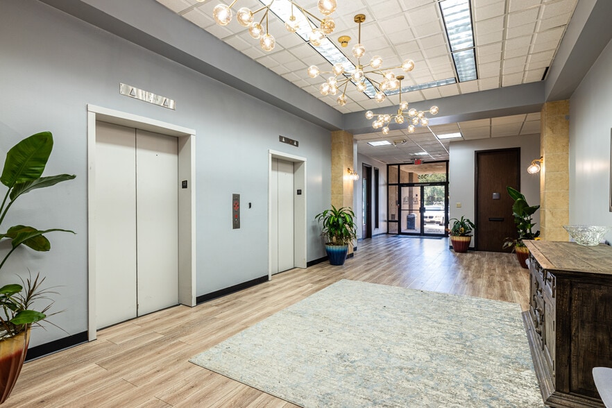 More Photos Of 305 NE Loop 820, Hurst Office For Lease