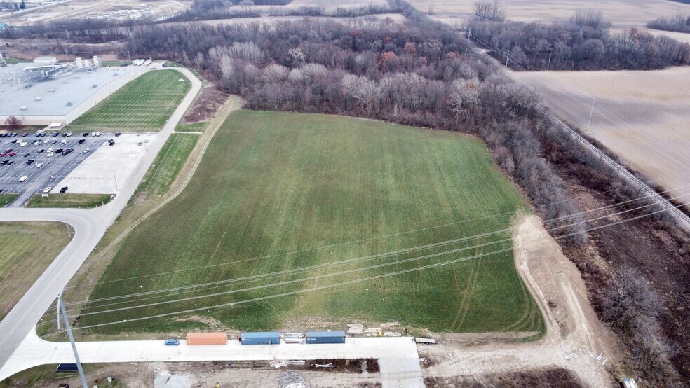 More Photos Of 5600 Eastside Parkway dr, Gas City Land For Sale