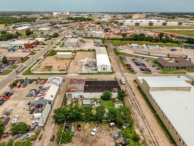More Photos Of 925 E 19th St, Wichita Warehouse For Sale