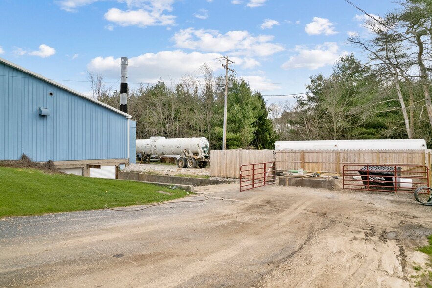 More Photos Of 19925 12 Mile Rd, Big Rapids Service For Sale