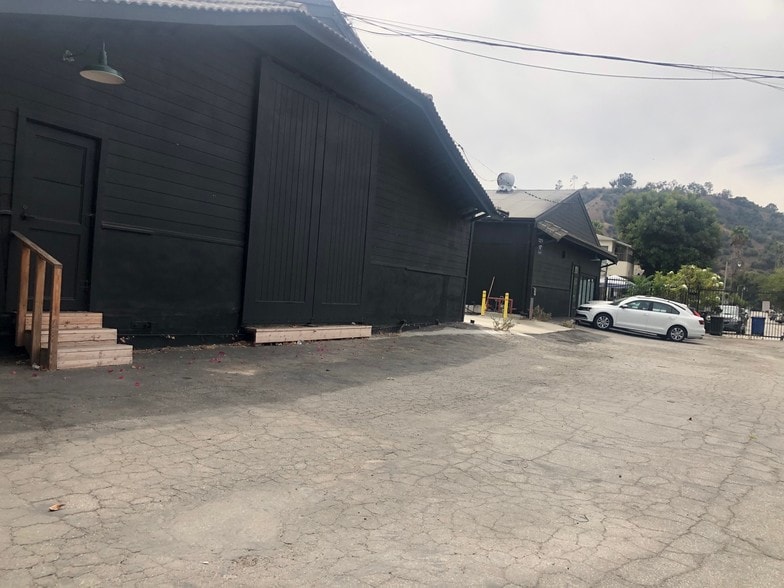 More Photos Of 2425 Glover Pl, Los Angeles Unknown For Lease