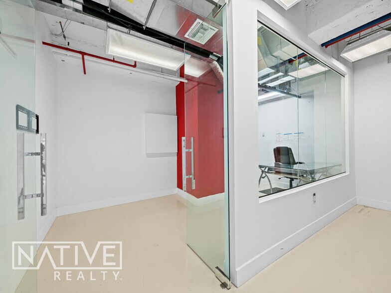 More Photos Of 14 NE 1st Ave, Miami Office For Sale