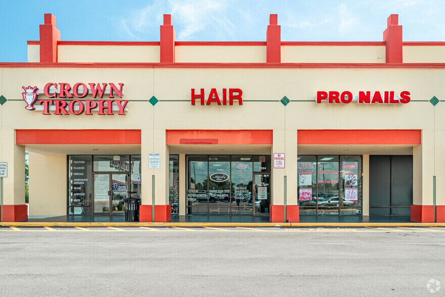 More Photos Of 7388-7562 W Commercial Blvd, Lauderhill General Retail For Lease
