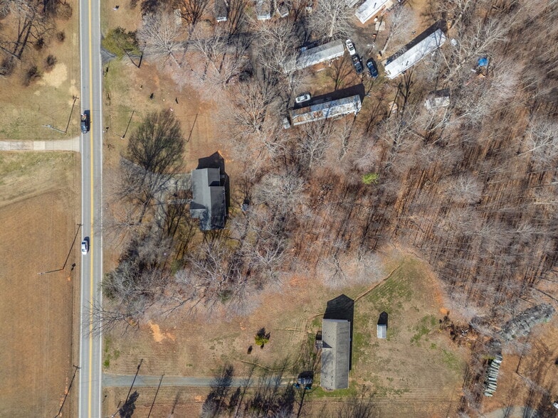 More Photos Of 5513 NC Highway 700, Eden Flex For Sale