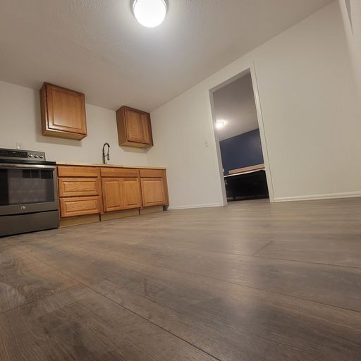 More Photos Of 1901 Rose Ave, Burlington Hotel For Sale