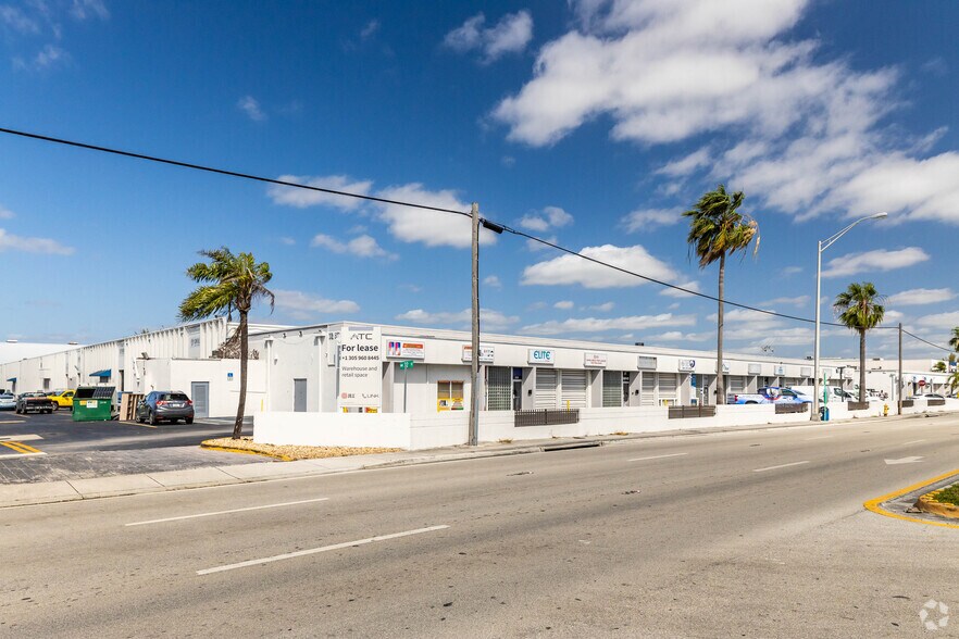 More Photos Of 3208-3296 NW 72nd Ave, Miami Showroom For Lease