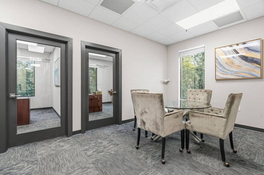 More Photos Of 131 S Country Club Rd, Lake Mary Office For Sale