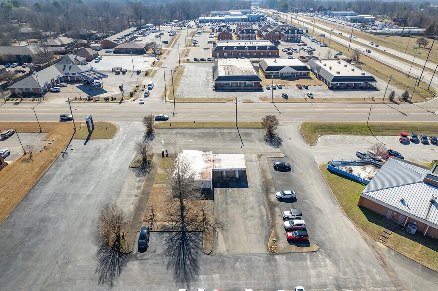 More Photos Of 385 N Parkway, Jackson Bank For Sale