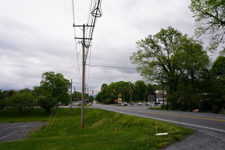 More Photos Of 7595 Martinsburg Pike, Shepherdstown Office For Sale