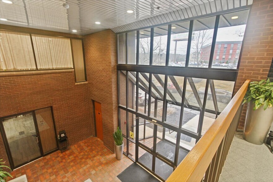 More Photos Of 100 Corporate Pl, Peabody Office For Lease