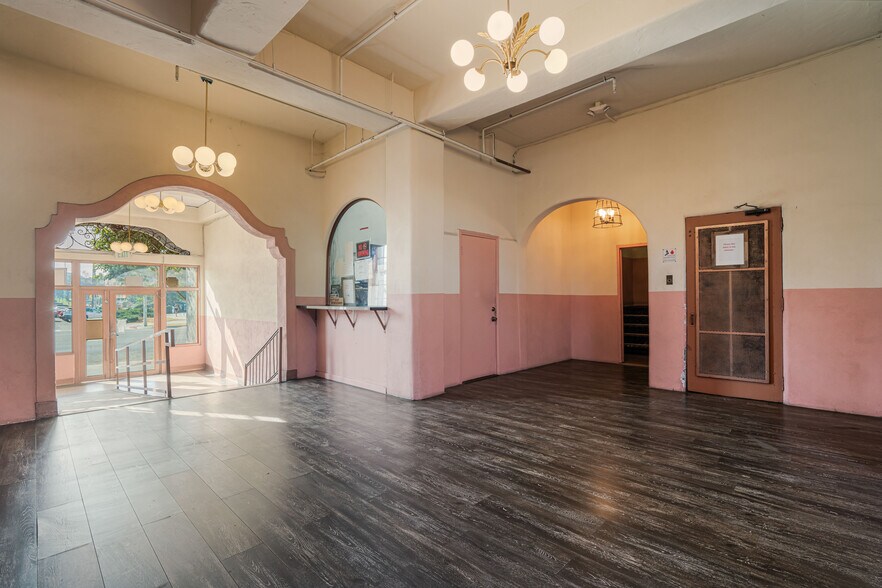 More Photos Of 2731 Beverly Blvd, Los Angeles Apartments For Sale