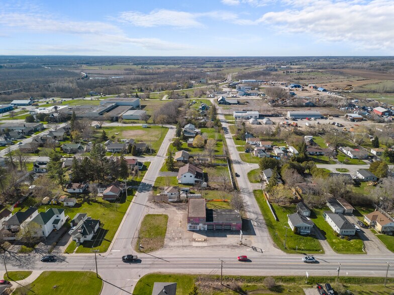 More Photos Of 7526 Roger Stevens Dr, Smiths Falls Service For Sale