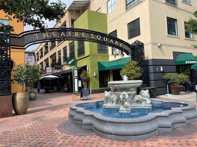 Primary Photo Of 2 Theatre Sq, Orinda General Retail For Lease