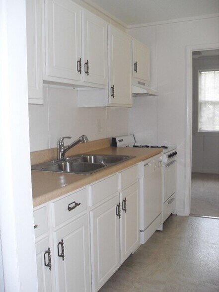 More Photos Of 39 Village Cir, Ithaca Apartments For Sale