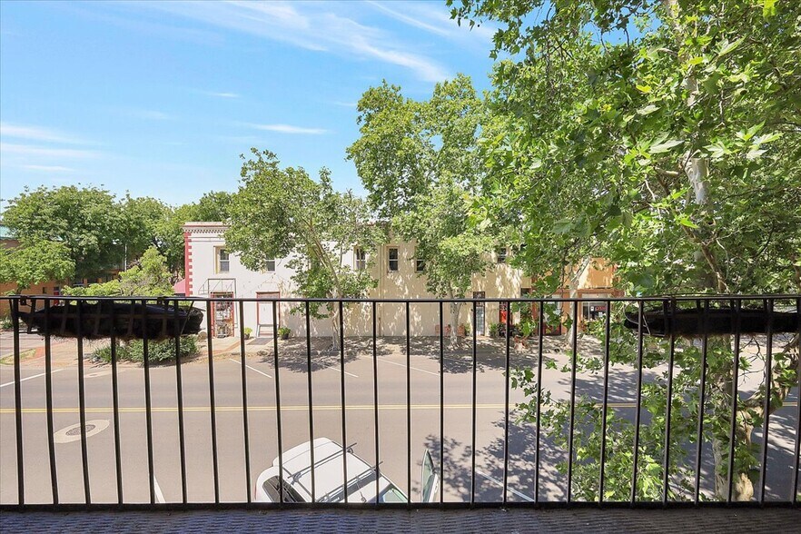 More Photos Of 228 1st St, Marysville Storefront Retail Residential For Sale