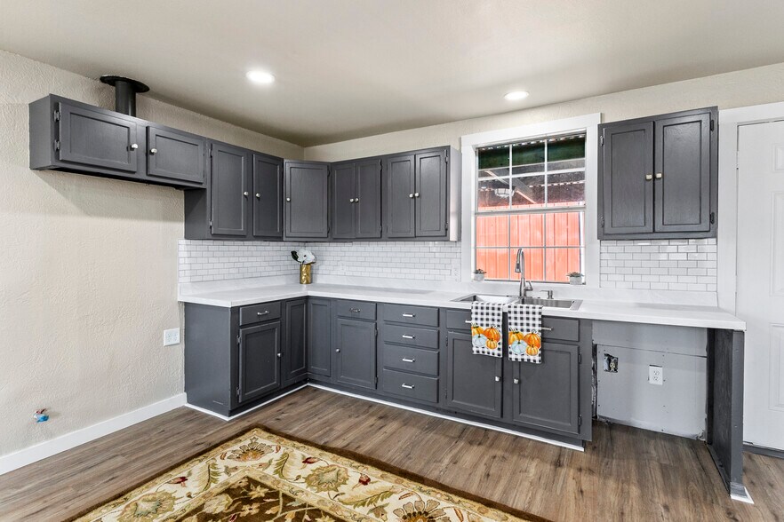 More Photos Of 4704 Judson Rd, Longview Office Residential For Sale