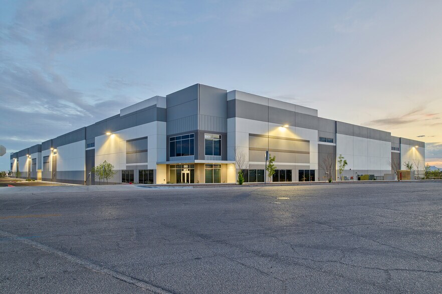 More Photos Of 8900 Escobar Dr, El Paso Distribution For Sale