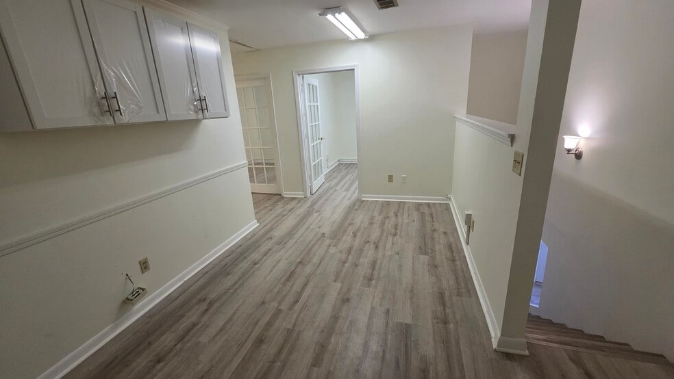 More Photos Of 466 E Miracle Strip Pky, Mary Esther Office For Sale