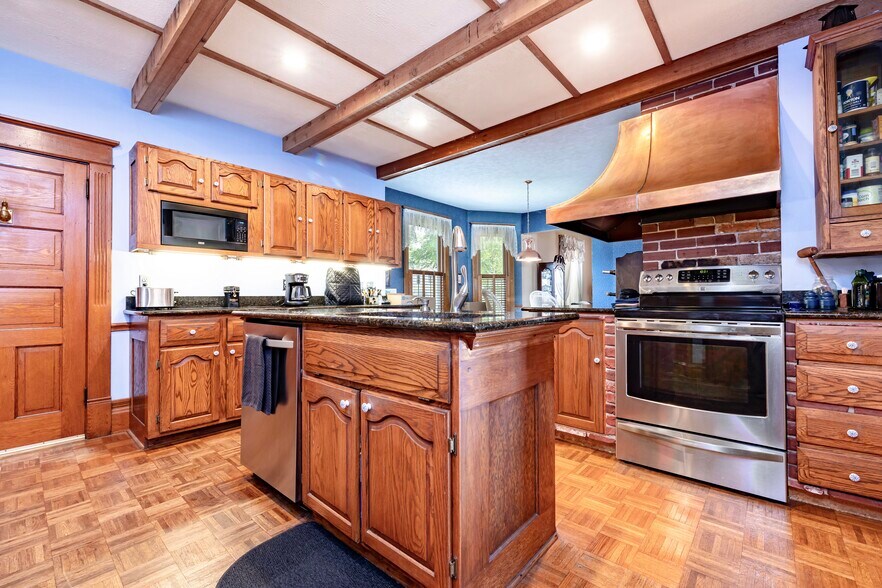 More Photos Of 103 N Boggs St, De Graff Specialty For Sale
