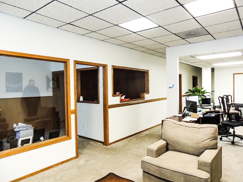 More Photos Of 150 3rd St, Lakeport General Retail For Lease