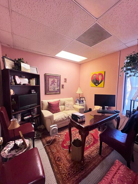 More Photos Of 4417 Douglas St NE, Washington Religious Facility For Sale