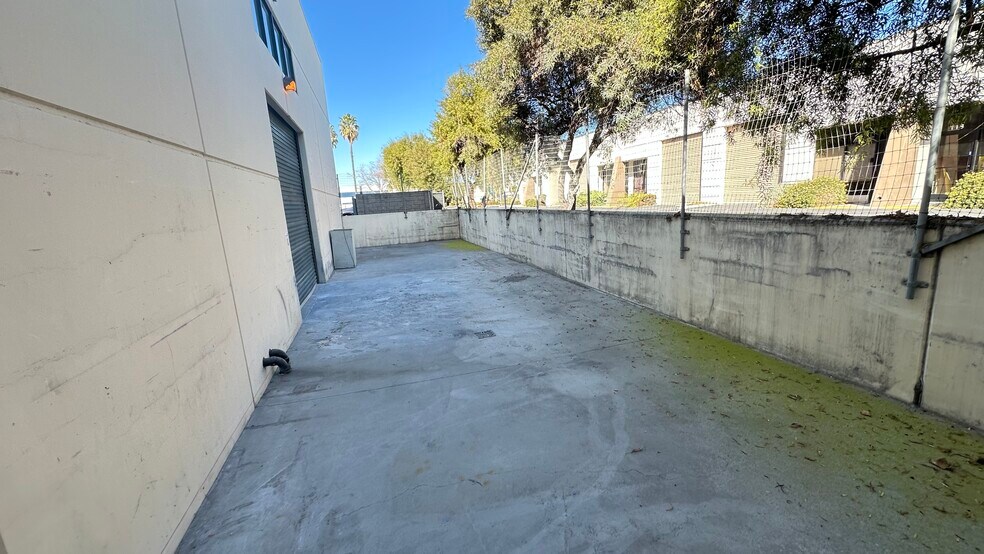 More Photos Of 41145 Raintree Ct, Murrieta Warehouse For Lease