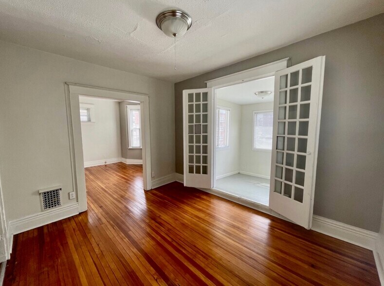 More Photos Of 194 Charlotte St, Rochester Apartments For Sale