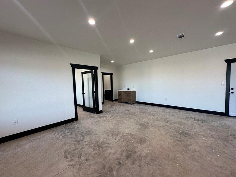 More Photos Of 538 US-62/180 Hwy, Seminole Flex For Sale