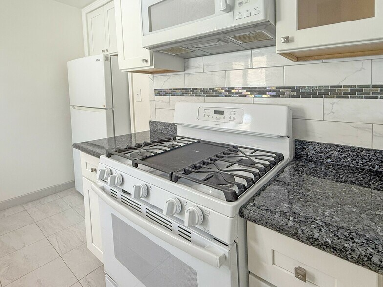 More Photos Of 1919 Curtis St, Berkeley Apartments For Sale