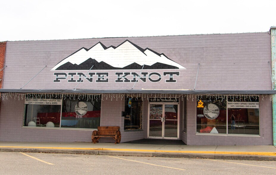 More Photos Of 110 N Broadway St, Broken Bow General Retail For Sale