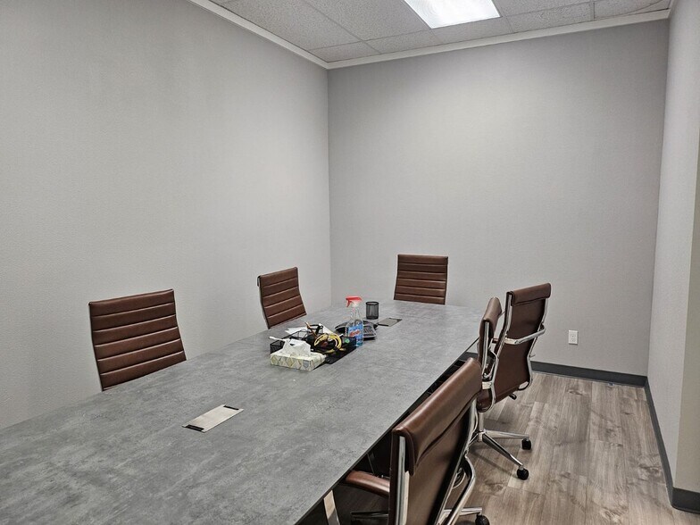 More Photos Of 5401 104th St E, Puyallup General Retail For Lease