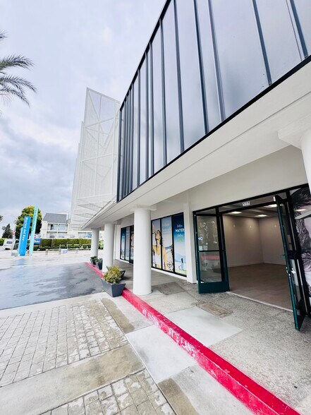 More Photos Of 588-590 Washington Blvd, Marina Del Rey Freestanding For Lease