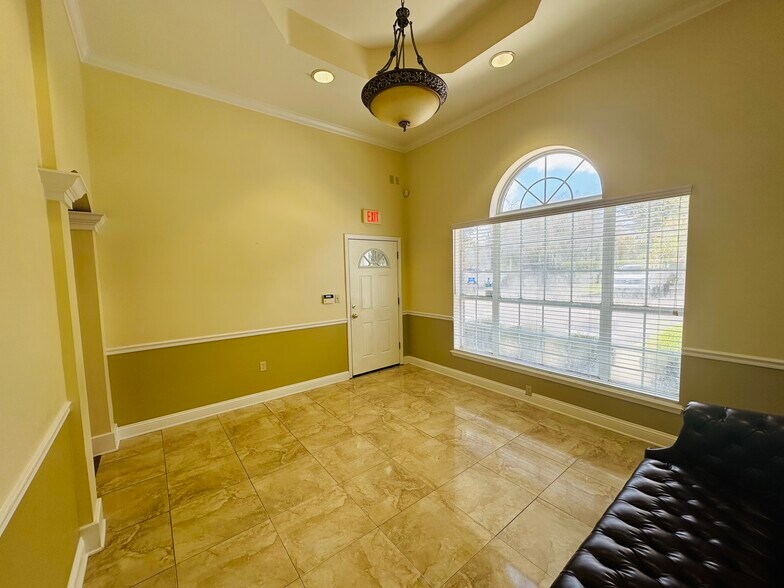 More Photos Of 7545 Centurion Pky, Jacksonville Medical For Lease