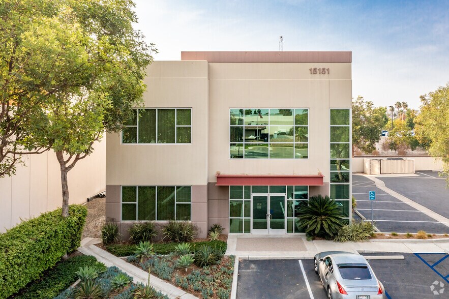 More Photos Of 15151 Woodlawn Ave, Tustin Research And Development For Lease