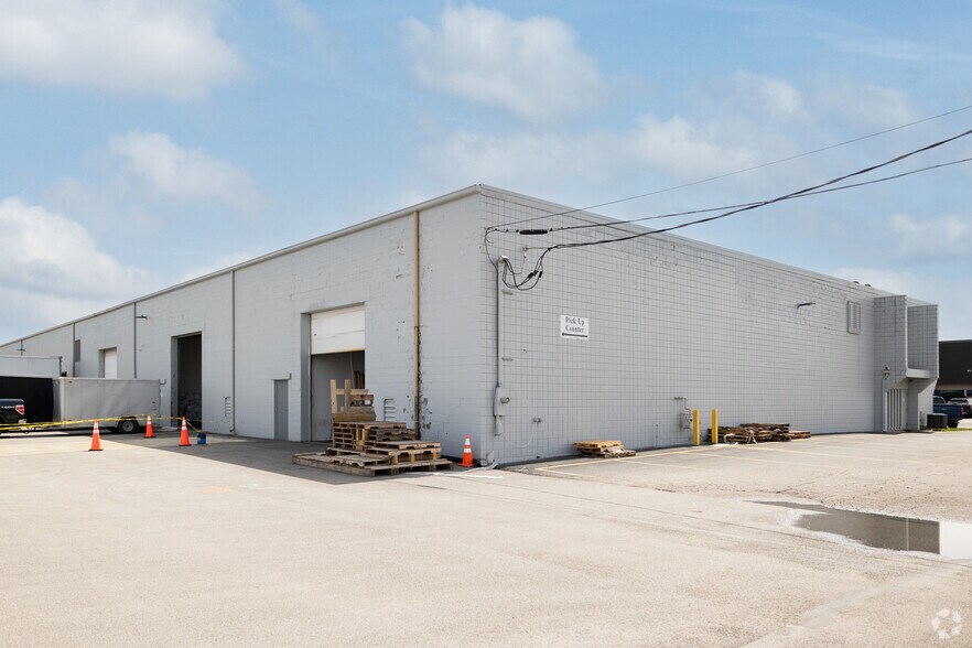 More Photos Of 6943-6973 Wales Rd, Northwood Manufacturing For Lease