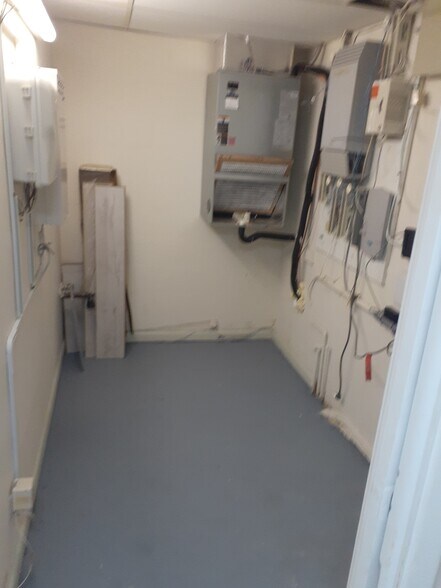 More Photos Of 7120-7190 Seminole Blvd, Seminole Office For Lease