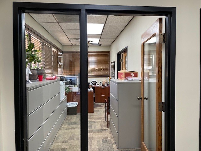 More Photos Of 123 W Highland St, Shawnee Office For Lease